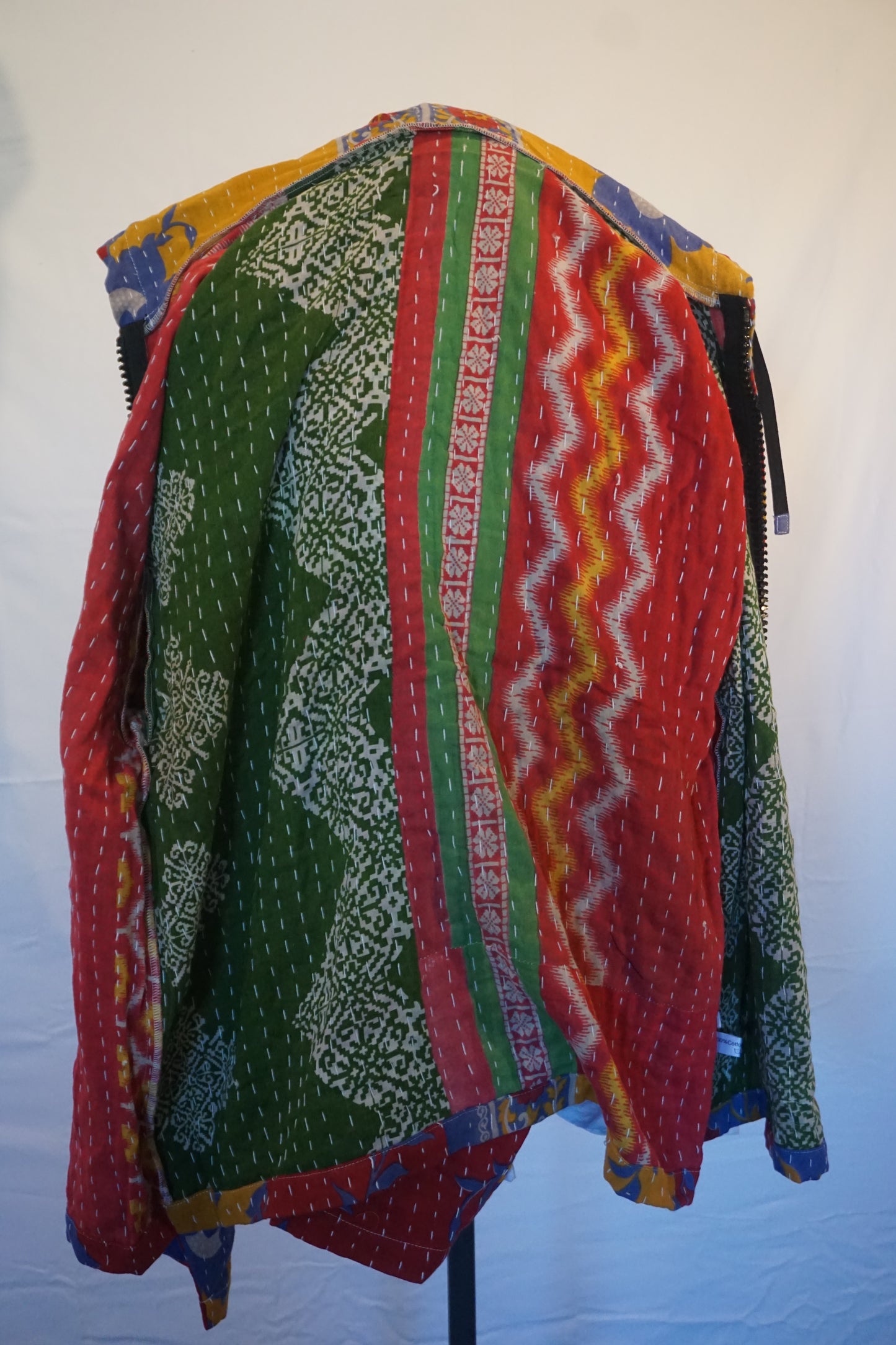 Hoodie HM16 "Casual Colossus"
