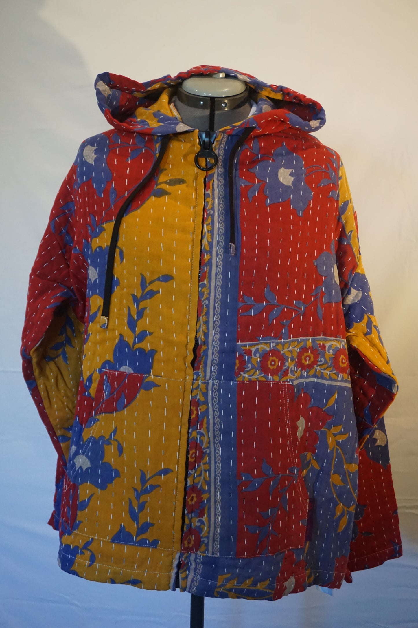 Hoodie HM16 "Casual Colossus"