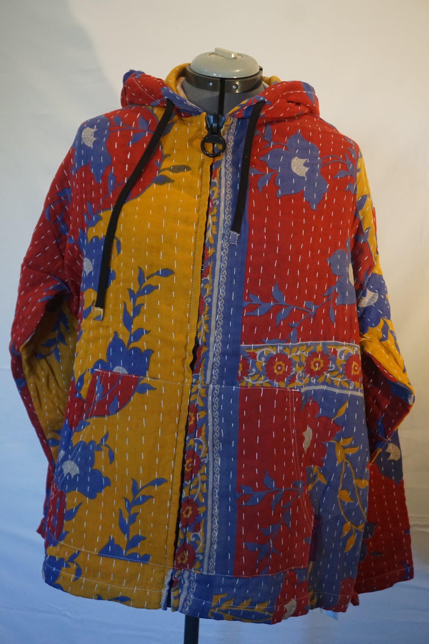Hoodie HM16 "Casual Colossus"